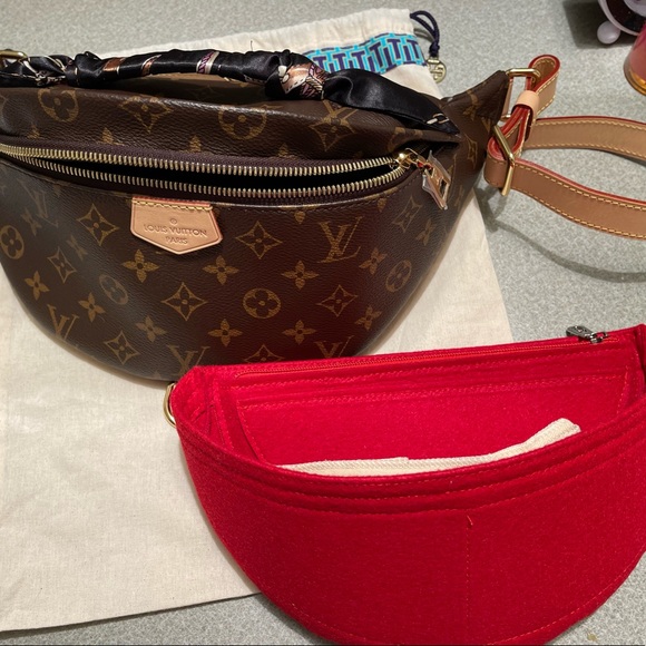❌❌SOLD❌❌Louis Vuitton bumbag brand new with microchip made in france $5,000 - Picture 5 of 5